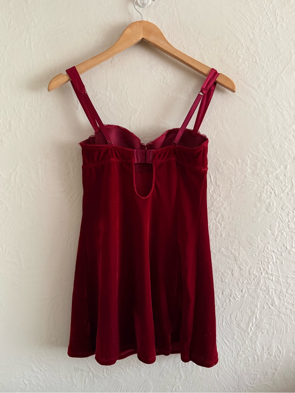 Y2K Jacob Red Velvet Babydoll Dress with Lace Trim - Picture 4 of 6